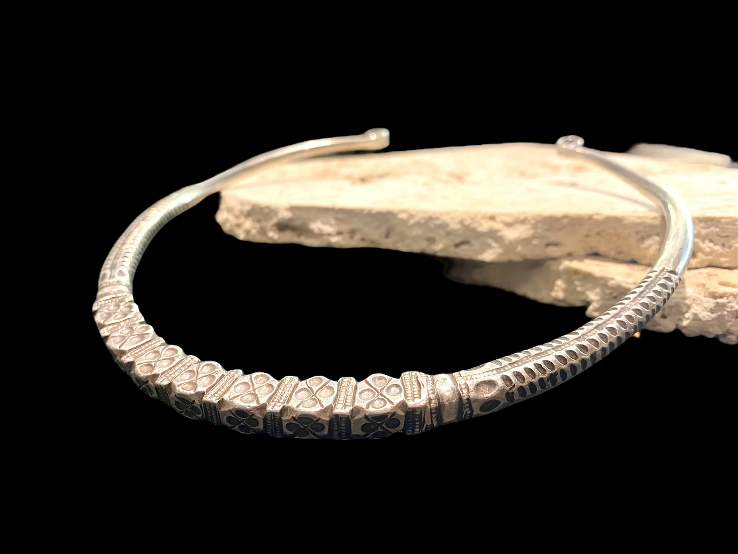 Indian Hansuli Silver Torque - Image 2