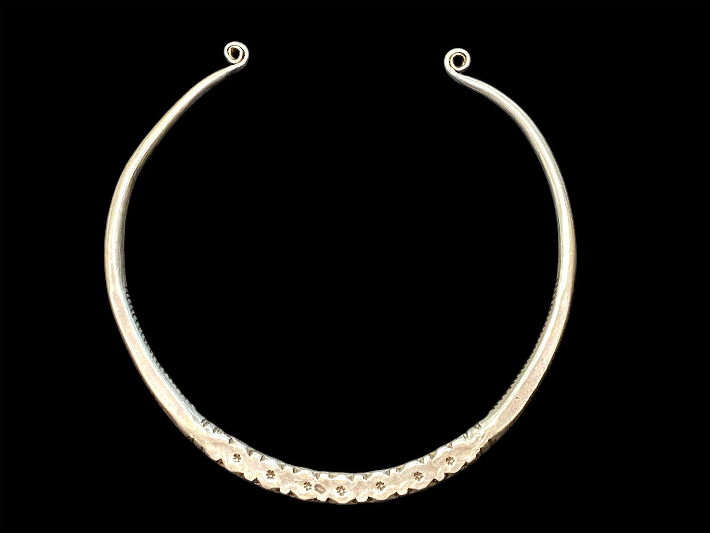 Indian Hansuli Silver Torque - Image 4