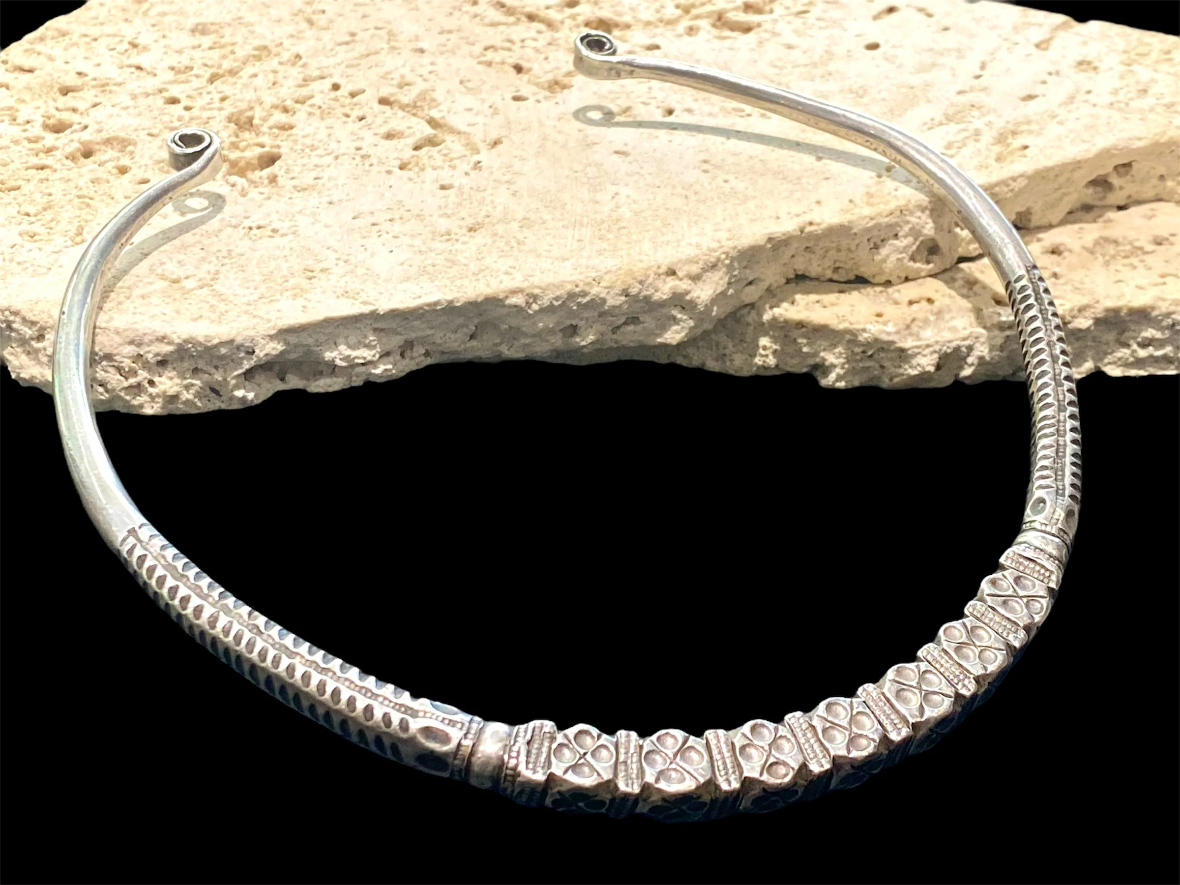 Indian Hansuli Silver Torque - Image 7