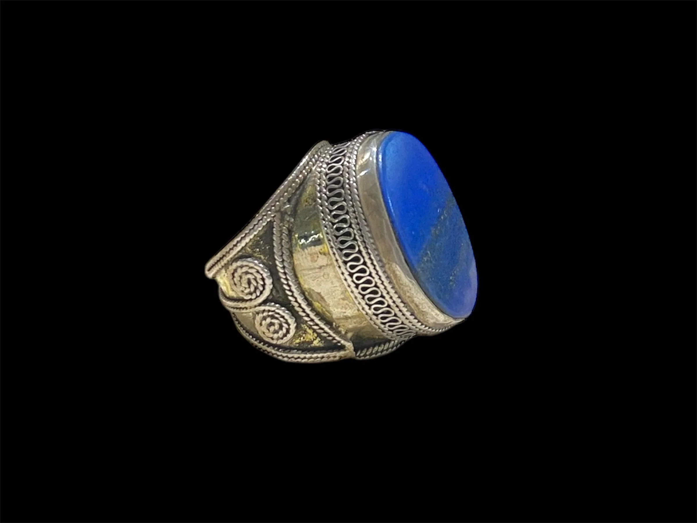 Large Turkoman Lapis Lazuli Ring