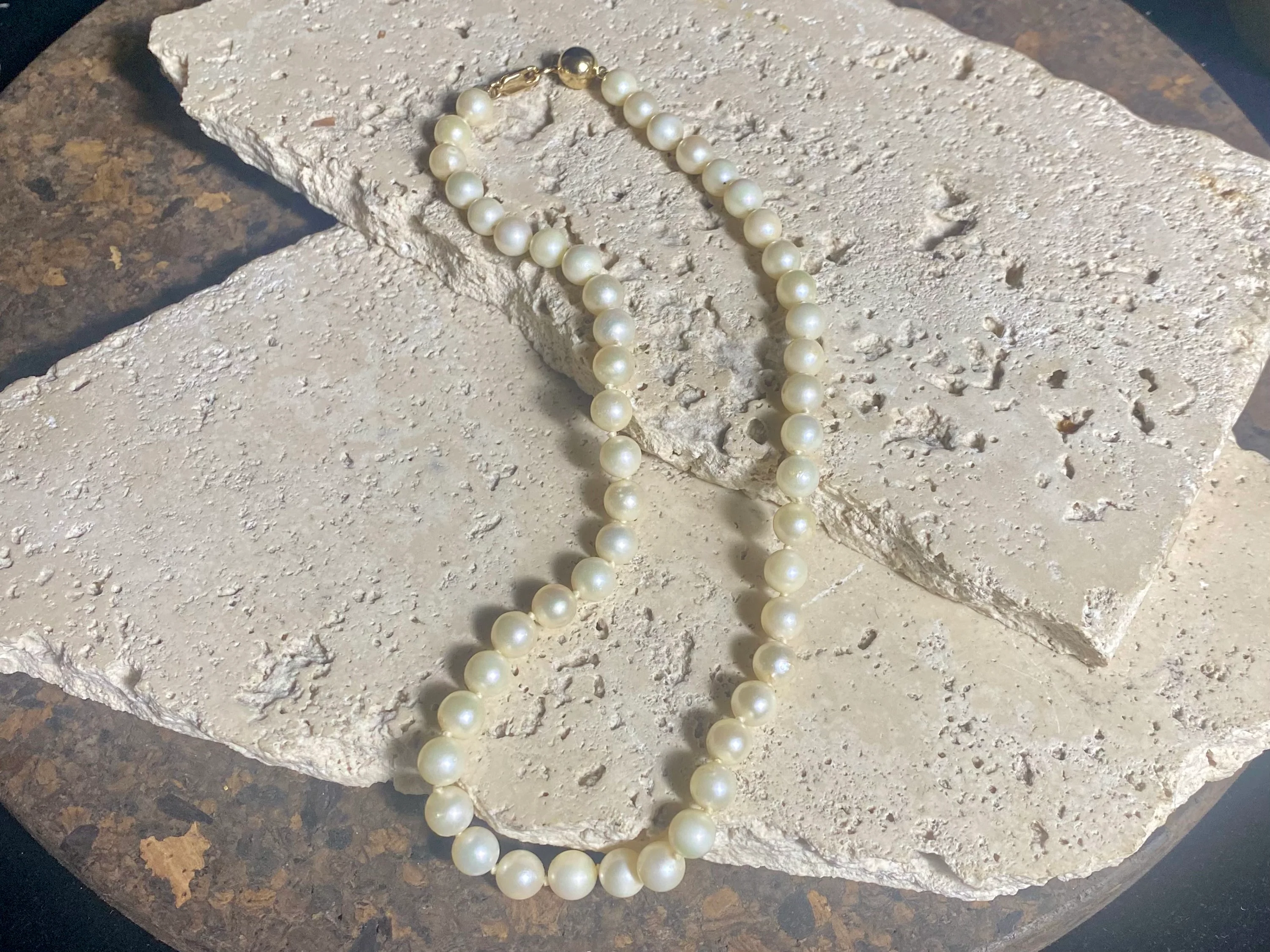 Pearl Necklace With Gold Clasp
