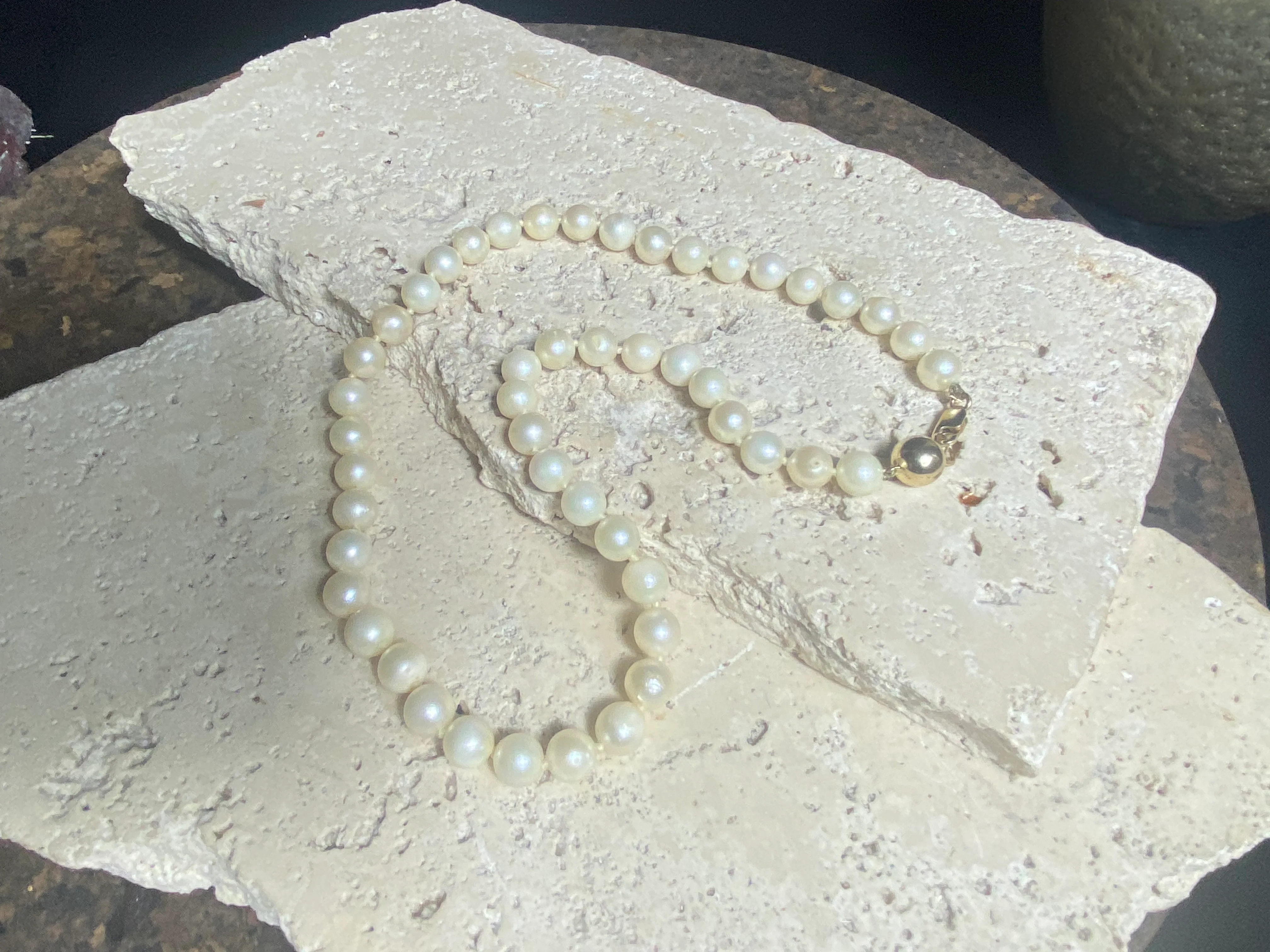Pearl Necklace With Gold Clasp - Image 4